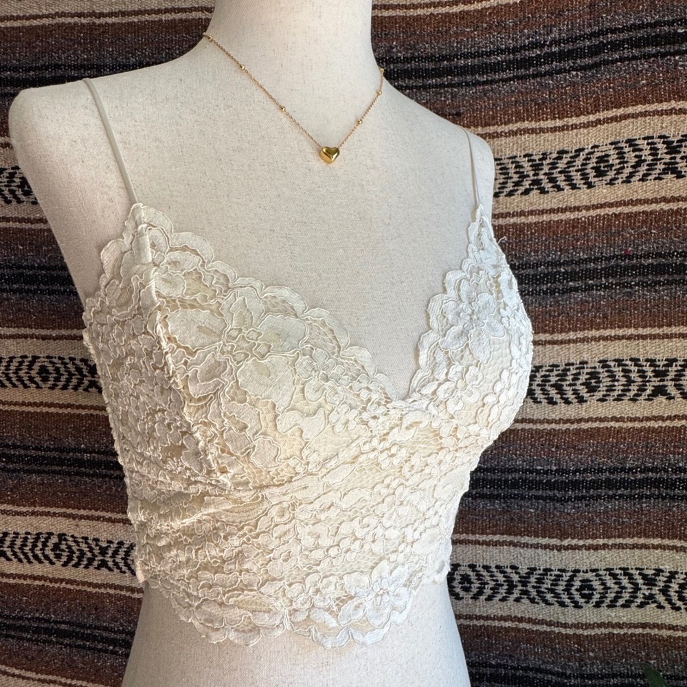 Express Cream Floral Lace Bralette Crop Top Womens XS Ivory Smocked Scallop